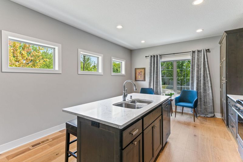 134 Highland Dr, Carver, MN 55315