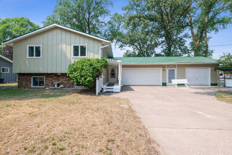 26690 Feriday Ave, Wyoming, MN 55092