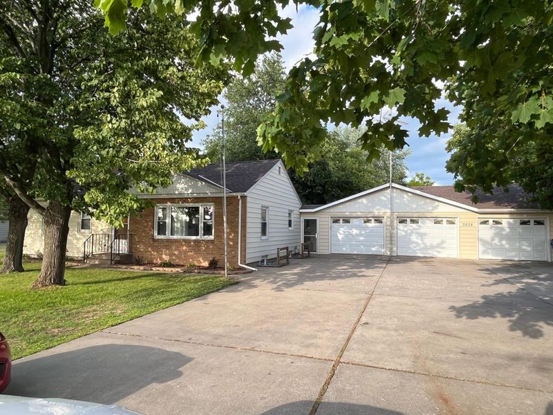 2628 Clearwater Rd, Saint Cloud, MN 56301