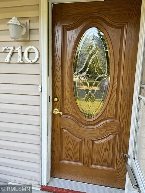 710 Oakwood Dr, Anoka, MN 55303