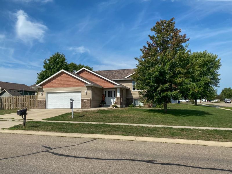 405 13th Ave NW, Kasson, MN 55944