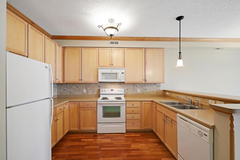 2150 Old School Rd #254, Mound, MN 55364