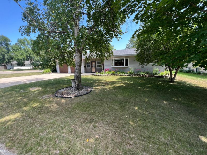 1502 1st St SW, Wadena, MN 56482