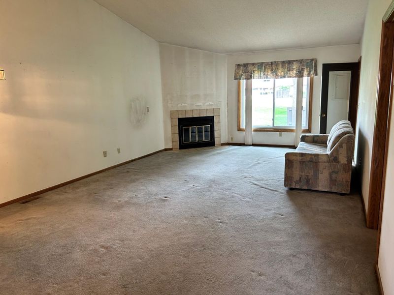 1024 109th Ave NE, Blaine, MN 55434