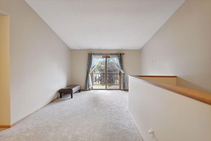 3311 Greenbrier St #D-203, Vadnais Heights, MN 55127