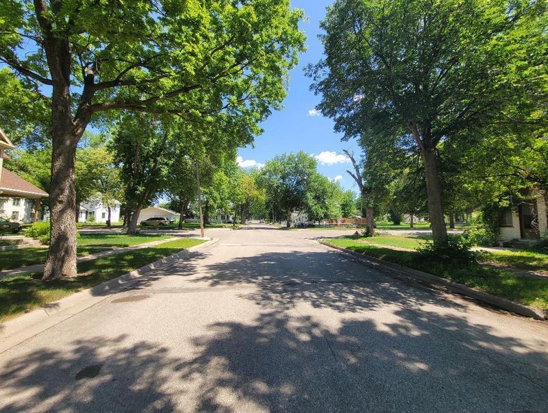 39 E Snelling Ave, Appleton, MN 56208