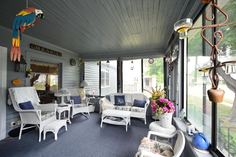 316 2nd Ave SE, Pine Island, MN 55963