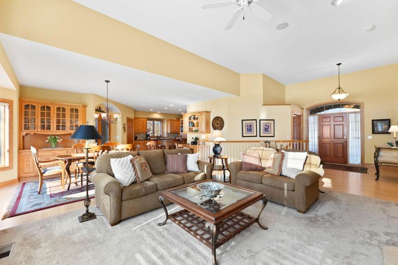 701 Interlaken, Victoria, MN 55386