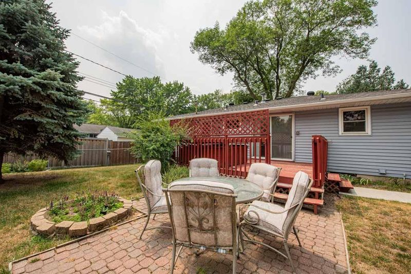 3216 Aquila Ave N, Crystal, MN 55427