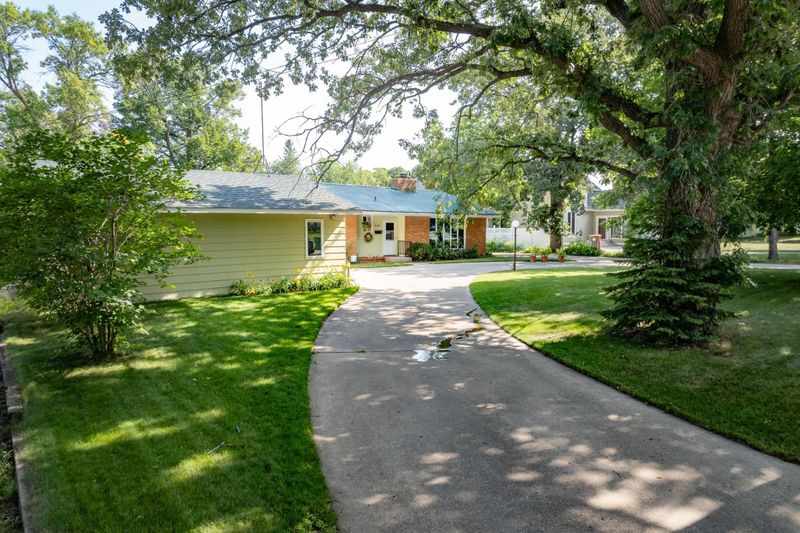 609 9th Ave W, Alexandria, MN 56308