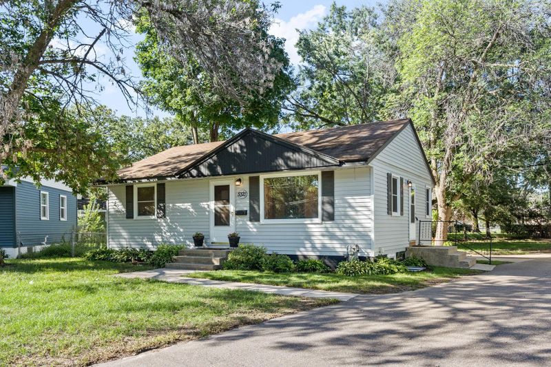 5321 Perry Ave N, Crystal, MN 55429