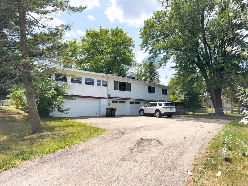 403 23rd St SW, Rochester, MN 55902
