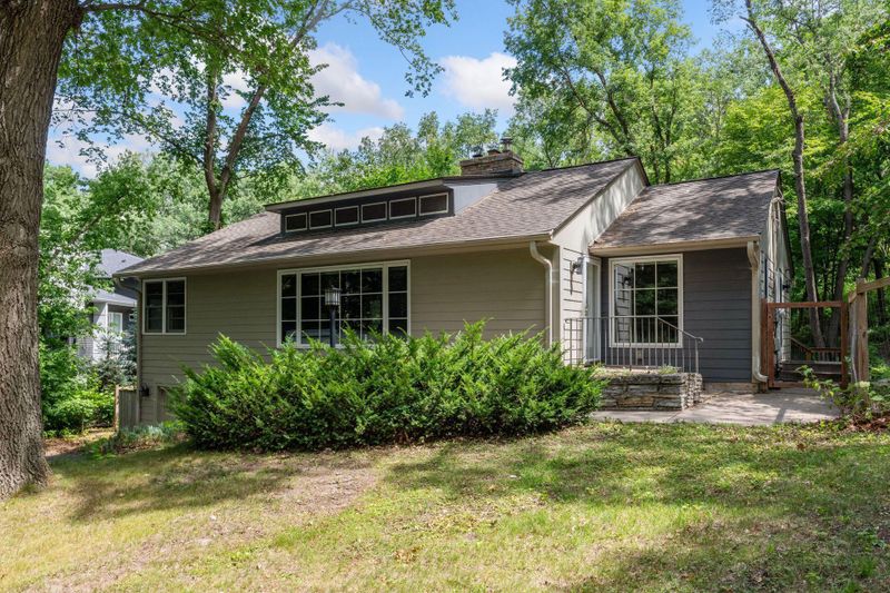 11621 Live Oak Dr, Minnetonka, MN 55305