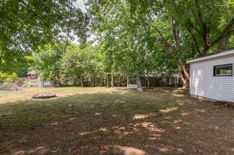 11450 Lakeview Rd, Chisago City, MN 55013