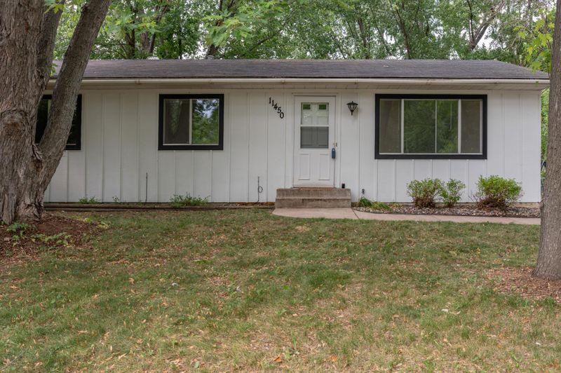 11450 Lakeview Rd, Chisago City, MN 55013