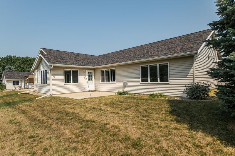 704 7 1/2 Street Cir NW, Kasson, MN 55944