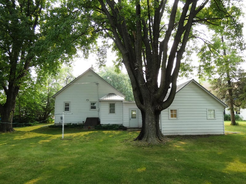 361 Hansen St, Iona, MN 56141