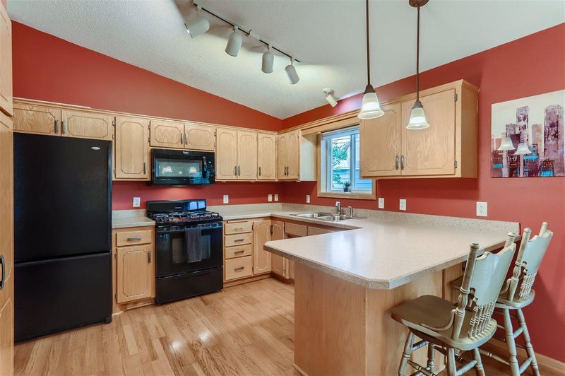 4744 6th St NE, Columbia Heights, MN 55421