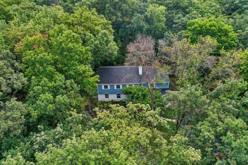 2 Deer Ln, North Oaks, MN 55127
