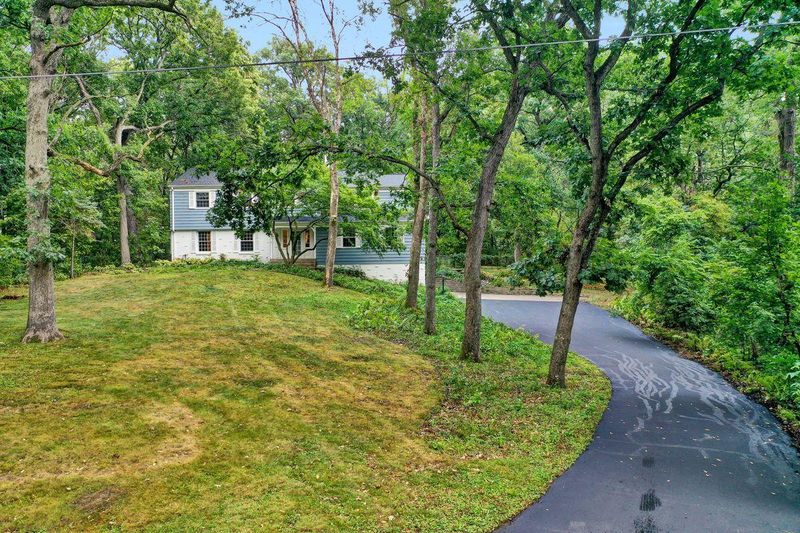 2 Deer Ln, North Oaks, MN 55127