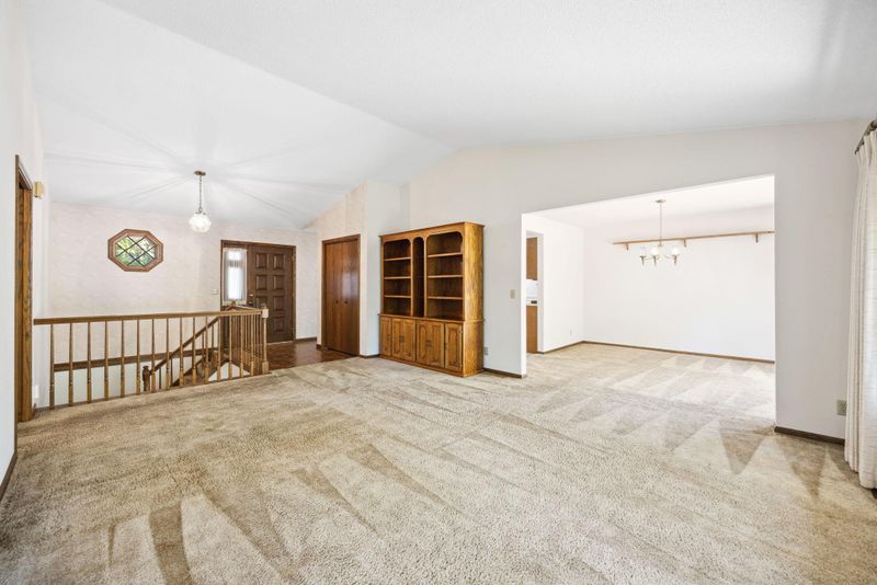 609 24th St SE, Willmar, MN 56201