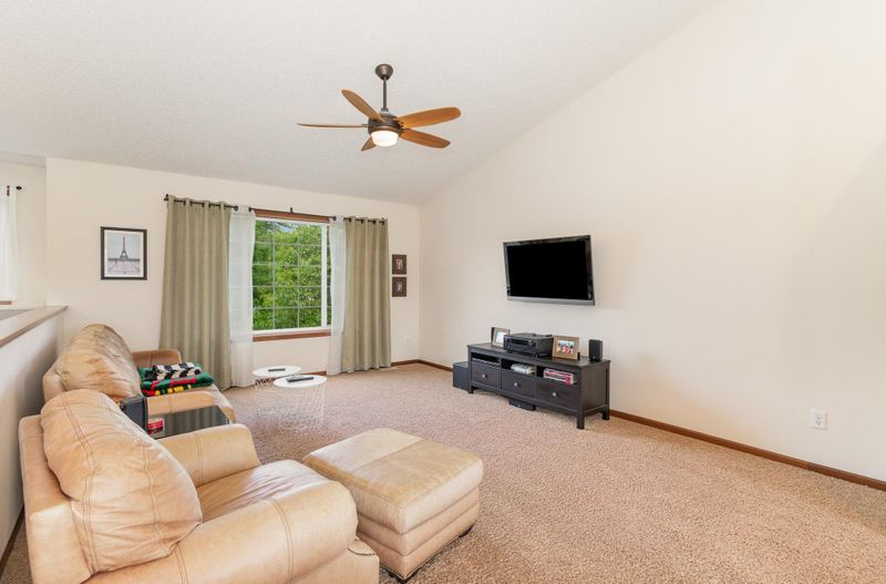 18580 Duluth St, Farmington, MN 55024