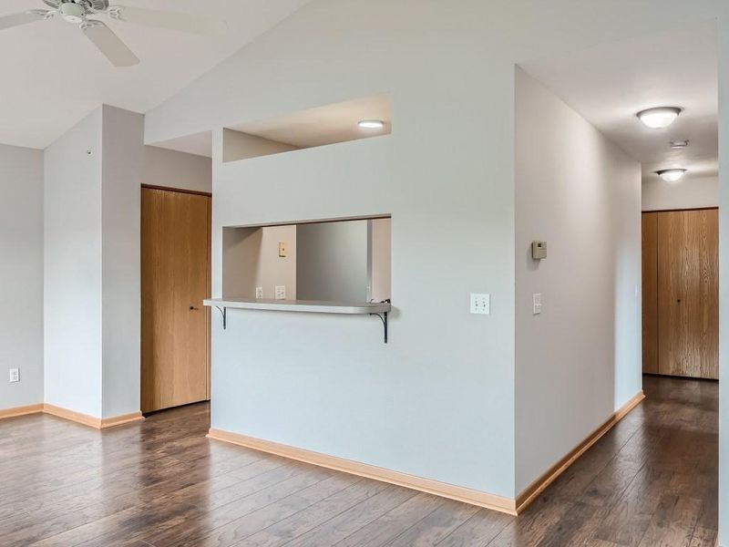 13188 Murdock Ter, Eden Prairie, MN 55347