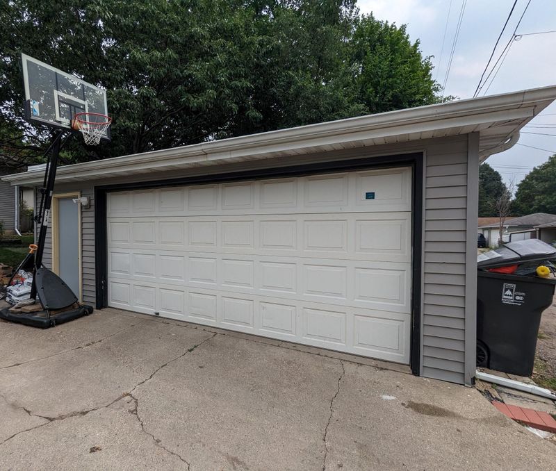 222 Winifred St E, West Saint Paul, MN 55107