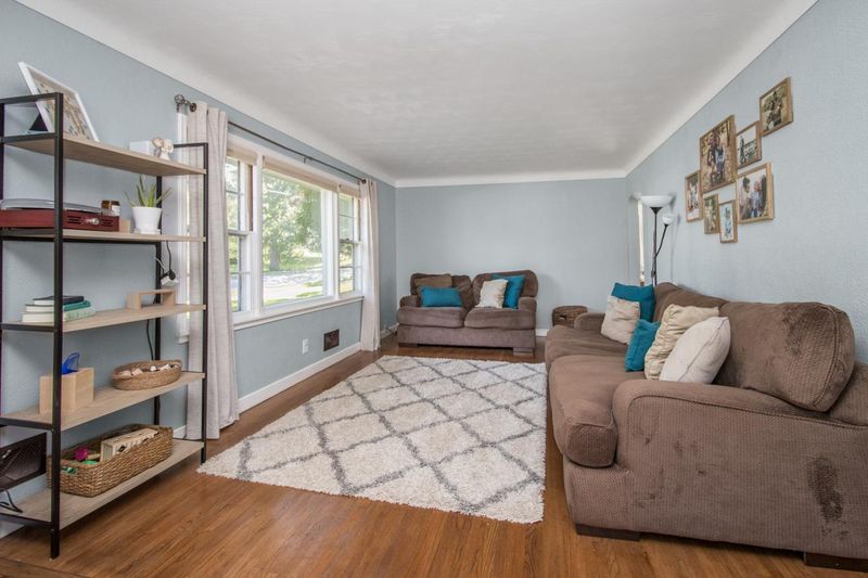 1526 Upper Afton Rd, Saint Paul, MN 55106