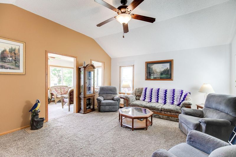 808 17th St SE, Forest Lake, MN 55025