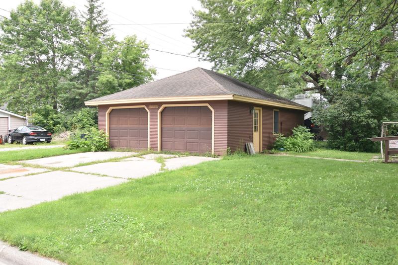 221 Main Ave S, Baudette, MN 56623
