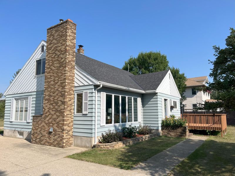 1205 4th St NE, Staples, MN 56479