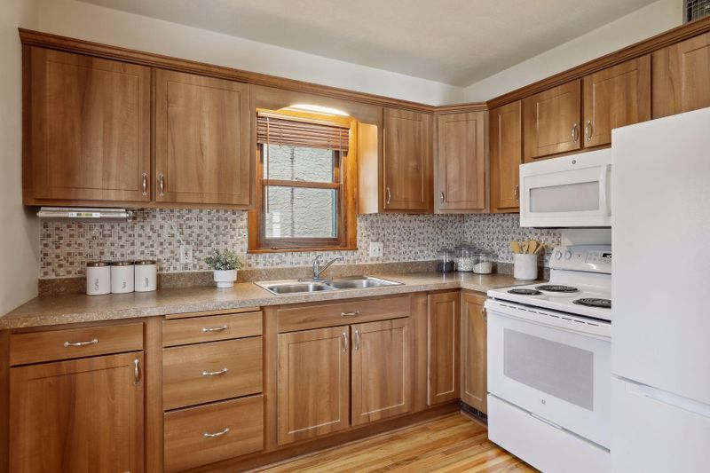 1710 Hartford Ave, Saint Paul, MN 55116