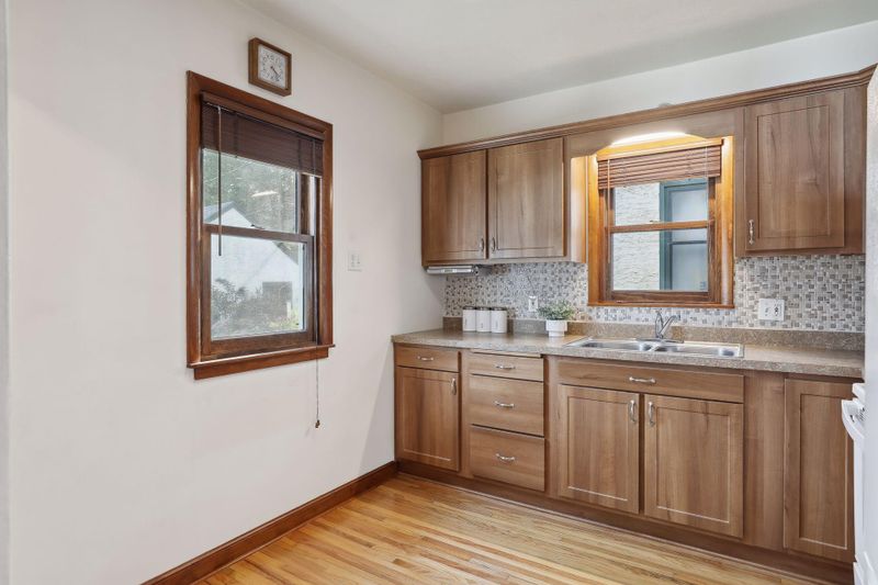 1710 Hartford Ave, Saint Paul, MN 55116