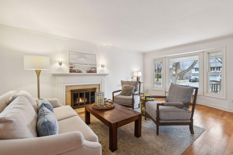 5914 Tamarac Ln, Edina, MN 55436