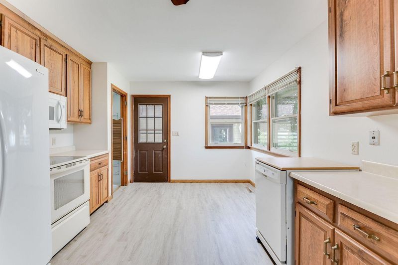 7075 Clayton Ave, Inver Grove Heights, MN 55076