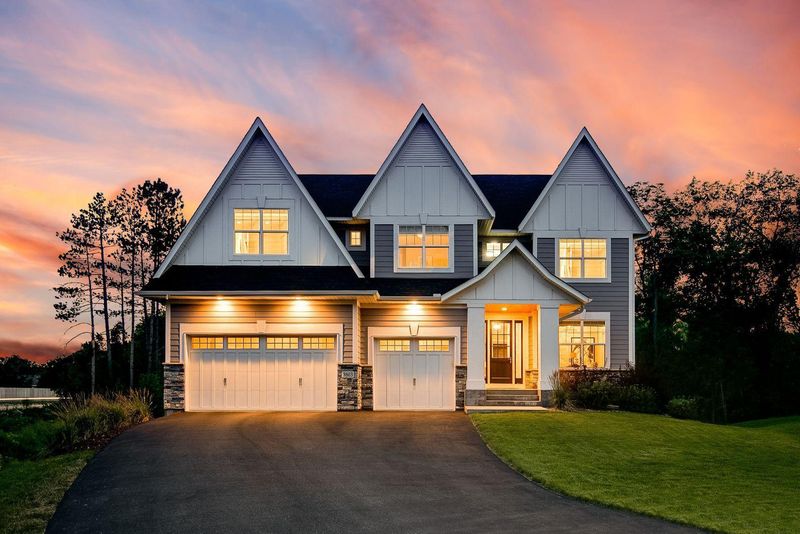 3803 Lakeside Ct, Eagan, MN 55123