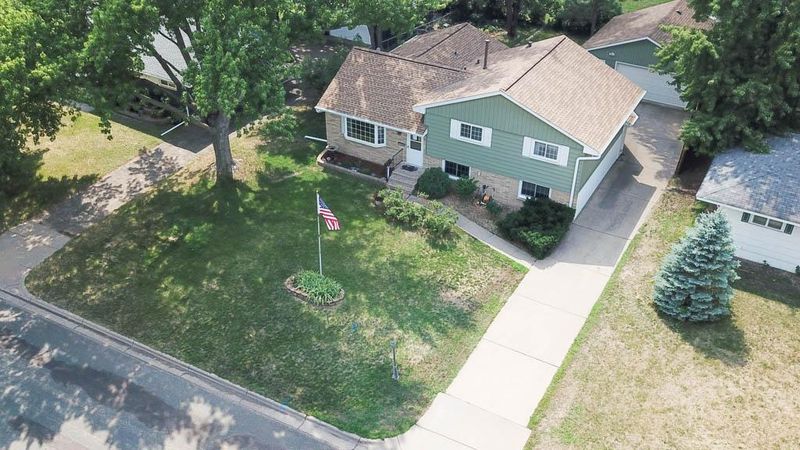 6431 Noble Ave N, Brooklyn Center, MN 55429