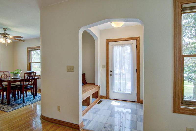 2846 6th St, Eau Claire, WI 54703