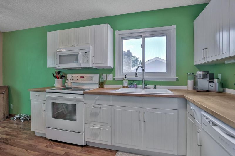 14120 Garrett Ave, Apple Valley, MN 55124