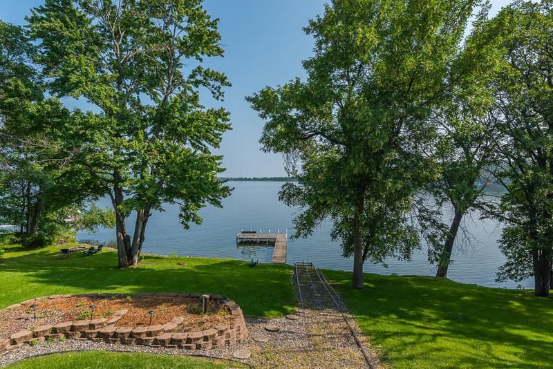 1520 Floan Point Rd, Brainerd, MN 56401
