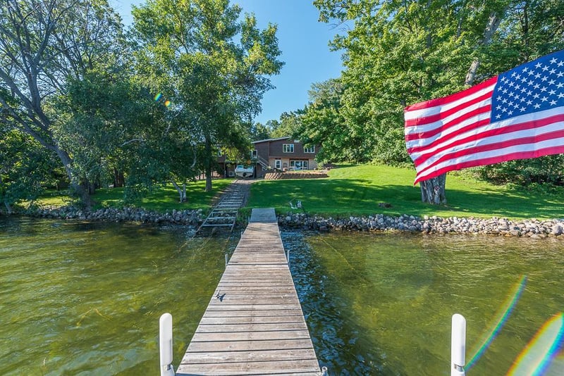 1520 Floan Point Rd, Brainerd, MN 56401