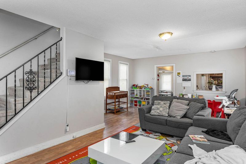 660 Thomas Ave, Saint Paul, MN 55104