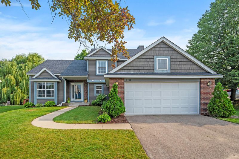 8557 Bechtel Ct, Inver Grove Heights, MN 55076