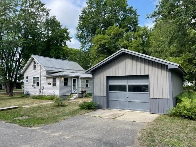 407 Park Ave S, Sebeka, MN 56477