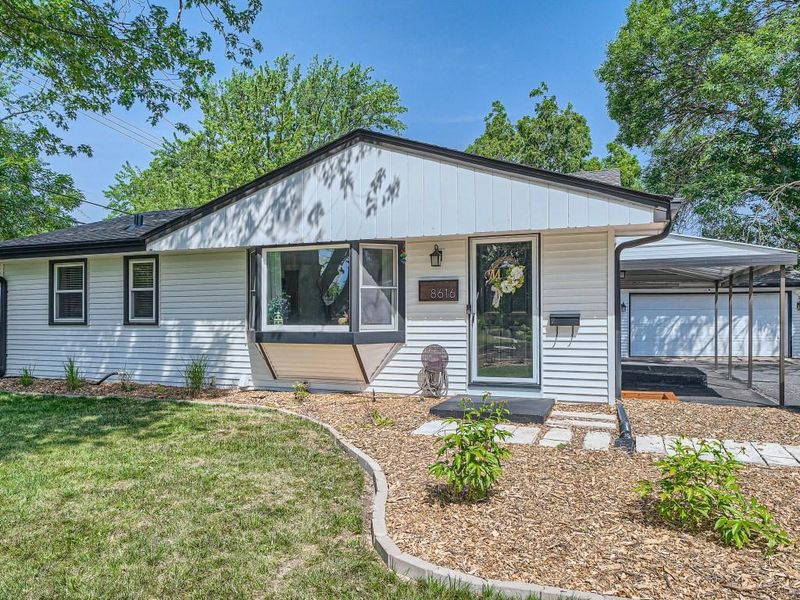 8616 31st Ave N, Minneapolis, MN 55427