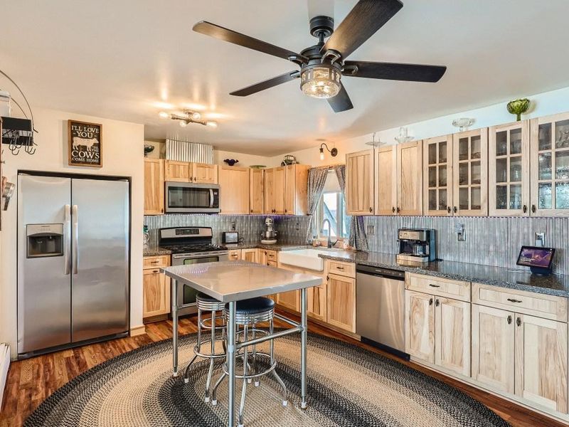 20970 Gypsy Valley Rd, Anoka, MN 55303