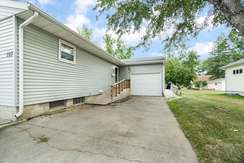 107 Willow St S, Sauk Centre, MN 56378