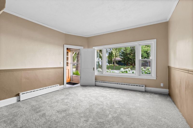 11 Elizabeth St SW, Isanti, MN 55040