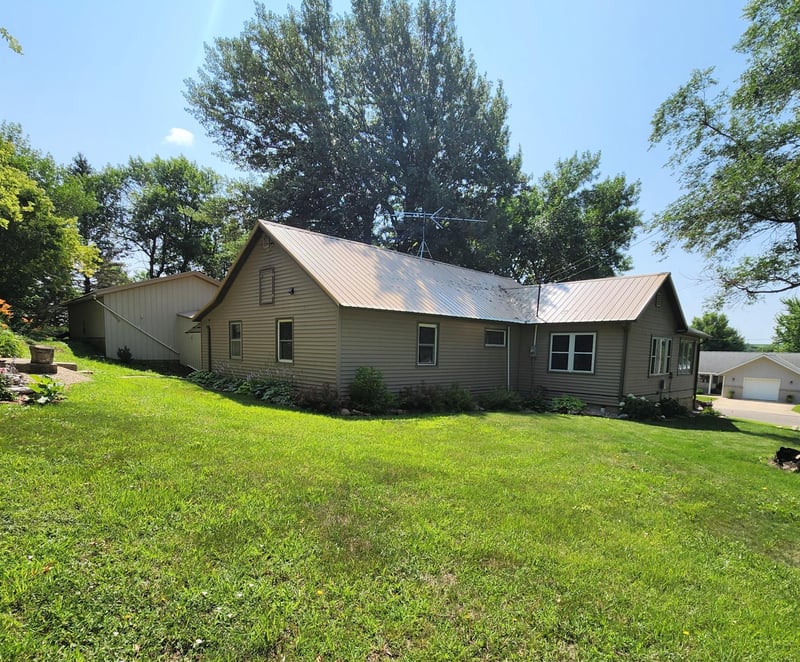 120 Ryan Ave, Chandler, MN 56122